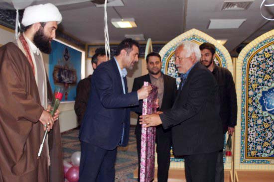 تجلیل از پدر شهید مدافع حرم در دانشگاه پیام نور اردبیل