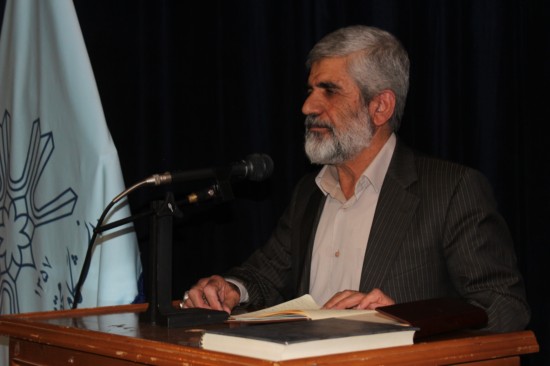 مراکز علمی مستحکم ترین خاکریزهای کشور هستند/ تاریخ،مهمترین عامل بیداری وجدان های پاک است