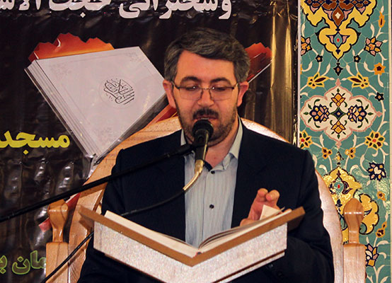  تلاوت زیبای قرآن کریم توسط رضا محمدپور در دانشگاه محقق 