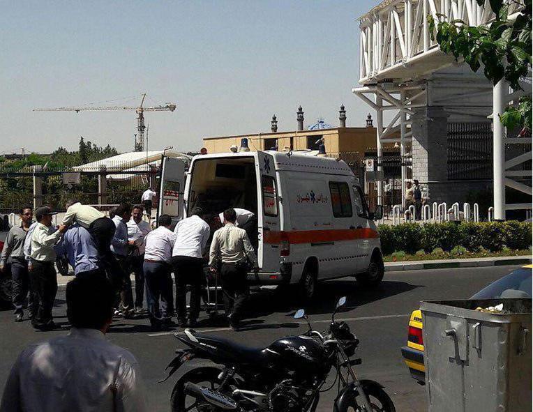تیراندازی افراد ناشناس در راهروهای مجلس