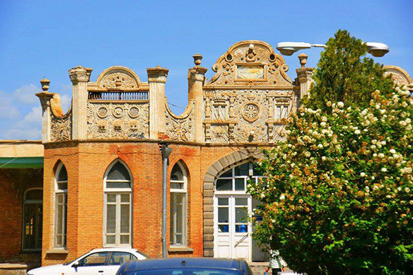 وضعیت بیمارستان فاطمی خوب نیست/ترومای اردبیل تاکنون باید به بهره برداری می رسید