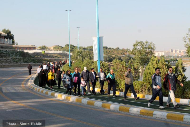 همایش پیاده روی خانوادگی به مناسبت هفته دفاع مقدس 