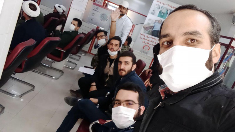 گروه های جهادی با اهدای خون خود، به یاری نیازمندان شتافتند+عکس