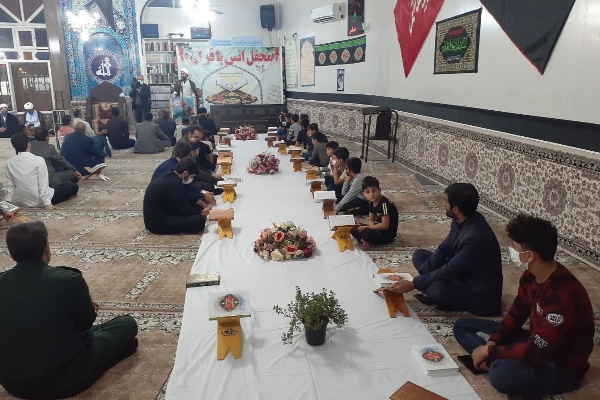 محفل انس با قرآن کریم در مسجد عباسیه پارس آباد به مناسبت هفته دفاع مقدس