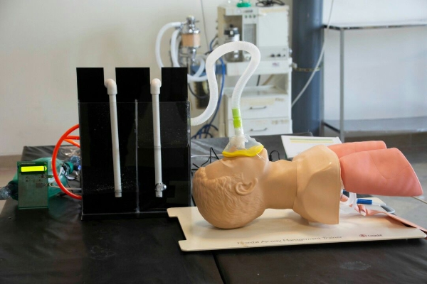 ثبت اختراع دستگاه تنفس مصنوعی غیرتهاجمی دو فشاره توسط فناوران مرکز رشد دانشگاه محقق اردبیلی