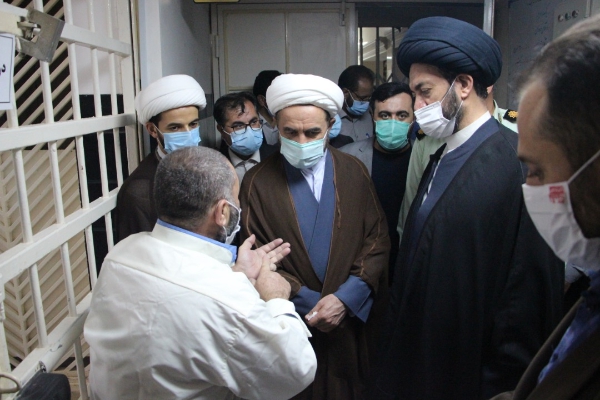 بازدید نماینده ولی فقیه در استان از زندان مرکزی اردبیل+عکس