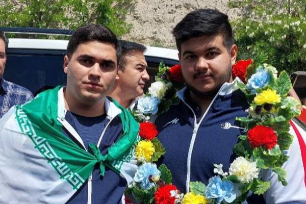 مراسم استقبال از  قهرمانان ورزنه برداری جوانان و نوجوانان جهان در مشکین شهر