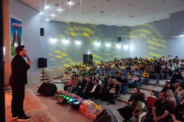 جشن جوانی جمعیت در آبی بیگلو  برگزار شد