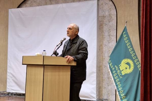 خادمان امام رضا (ع) سربازان بصیر در نبرد با دشمن هستند
