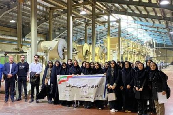 بازدید 30 جوان اردبیلی  از کارخانه نساجی ستاره