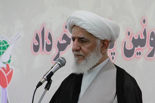 عشق به امام حسین (ع) ضامن بقای ایران و رمز پیروزی انقلاب است